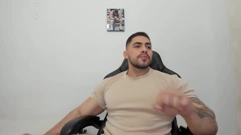 frank_foxx1 online show from February 16, 4:32 am