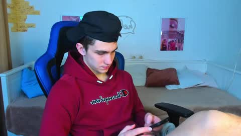 Snapshot of frank_mooree chatting on February 1, 9:21 am Frank online show from February 1, 9:21 am