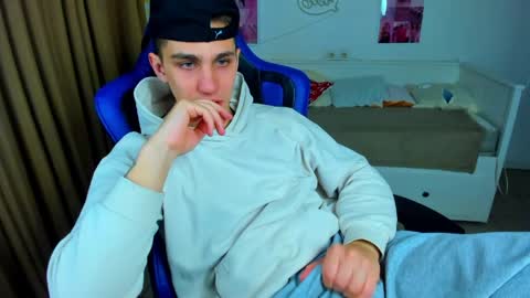 Frank online show from April 21, 5:13 am