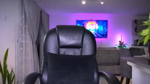 Frank Farrell. Hey remember to give me a thumbs up Ty online show from February 18, 1:15 am