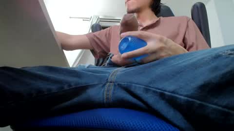 Snapshot of frankie8inch chatting on October 2, 11:42 pm frankie8inch online show from October 2, 11:42 pm