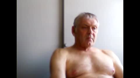 frannkboy61 online show from May 26, 4:14 pm