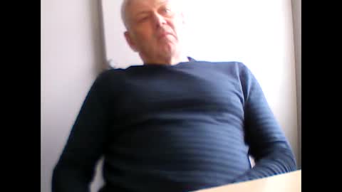 frannkboy61 online show from March 24, 11:37 am