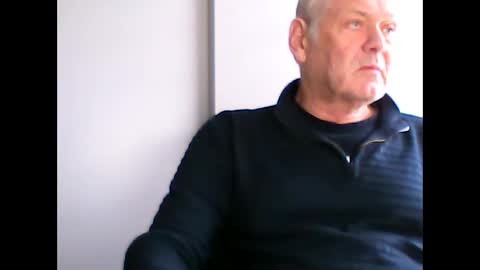 frannkboy61 online show from May 17, 5:31 pm