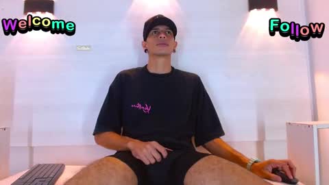 Snapshot of franvill_trato chatting on September 8, 7:35 pm Franvill trato online show from September 8, 7:35 pm