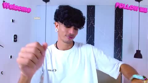 Snapshot of franvill_trato chatting on September 30, 8:34 pm Franvill trato online show from September 30, 8:34 pm