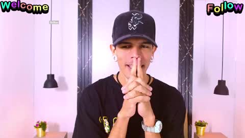 Snapshot of franvill_trato chatting on September 24, 7:34 pm Franvill trato online show from September 24, 7:34 pm