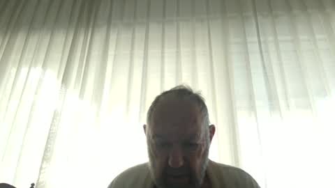 Snapshot of fredaldavid chatting on October 6, 7:02 am David Fredal online show from October 6, 7:02 am