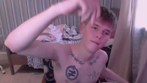 fredd_xanderrs online show from October 13, 2:23 pm