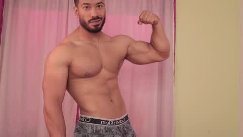 Snapshot of freddsexxx chatting on February 26, 12:47 pm FredSeXXX online show from February 26, 12:47 pm