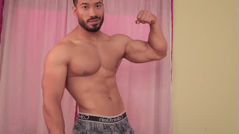 Snapshot of freddsexxx chatting on January 14, 2:22 pm FredSeXXX online show from January 14, 2:22 pm