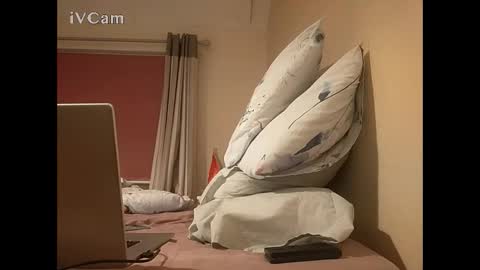 Snapshot of freddy_ardiente chatting on October 7, 2:04 am freddy_ardiente online show from October 7, 2:04 am