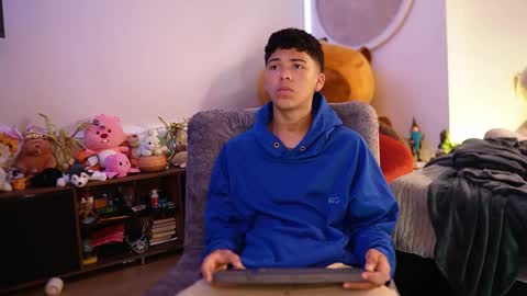 Snapshot of freddy_lax_ chatting on September 22, 11:21 am Juan give it a thumbs up please its important online show from September 22, 11:21 am