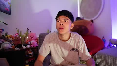 Snapshot of freddy_lax_ chatting on September 15, 11:33 am Juan give it a thumbs up please its important online show from September 15, 11:33 am