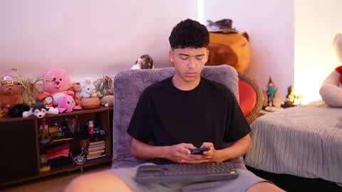 Snapshot of freddy_lax_ chatting on September 24, 11:41 am Juan give it a thumbs up please its important online show from September 24, 11:41 am
