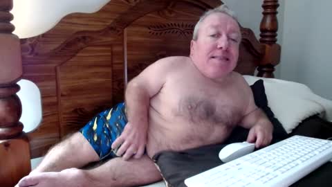 Snapshot of freemysoul4748 chatting on September 26, 6:11 am Cute Lil Man online show from September 26, 6:11 am
