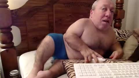 Snapshot of freemysoul4748 chatting on October 14, 7:59 am Cute Lil Man online show from October 14, 7:59 am