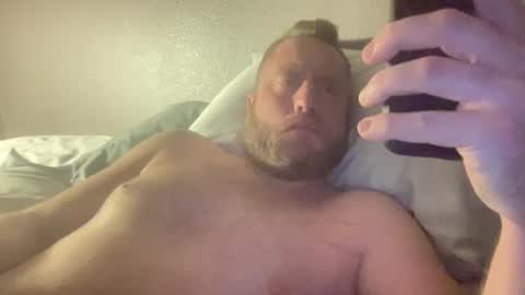 Snapshot of freestyleneary1989 chatting on December 28, 11:09 am Uncutforyou online show from December 28, 11:09 am