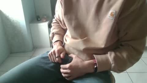 Snapshot of french_666999 chatting on December 5, 1:28 pm French 666999 online show from December 5, 1:28 pm