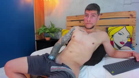 Snapshot of french_sexx chatting on February 6, 1:49 am Xavier online show from February 6, 1:49 am