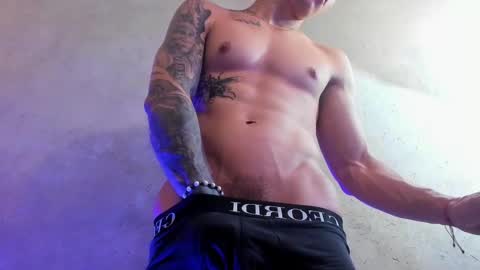 Snapshot of french_sexx chatting on October 24, 8:05 am Xavier online show from October 24, 8:05 am