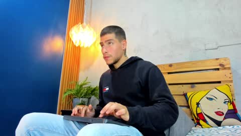 Snapshot of french_sexx chatting on December 13, 1:26 am Xavier online show from December 13, 1:26 am