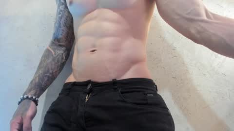 Snapshot of french_sexx chatting on December 4, 1:42 pm Xavier online show from December 4, 1:42 pm