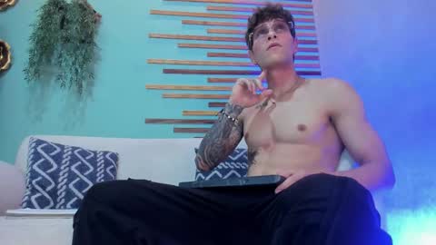 Xavier online show from November 25, 7:27 pm