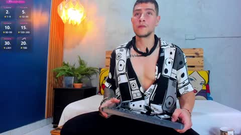 Snapshot of french_sexx chatting on January 12, 1:21 am Xavier online show from January 12, 1:21 am