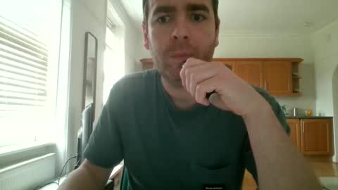 Snapshot of frenchbdmaninlondon chatting on January 29, 12:45 pm Horny Paul online show from January 29, 12:45 pm