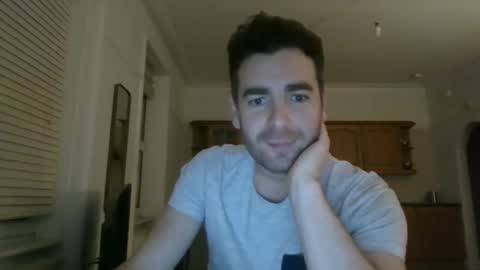 Snapshot of frenchbdmaninlondon chatting on December 15, 6:37 pm Horny Paul online show from December 15, 6:37 pm