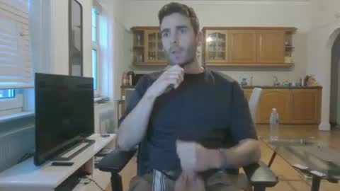 Snapshot of frenchbdmaninlondon chatting on October 31, 4:21 pm Horny Paul online show from October 31, 4:21 pm