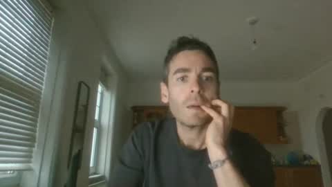 Snapshot of frenchbdmaninlondon chatting on October 29, 4:21 pm Horny Paul online show from October 29, 4:21 pm