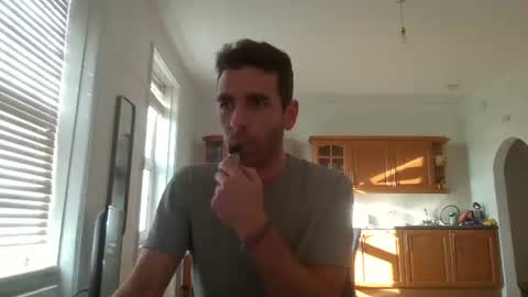 Snapshot of frenchbdmaninlondon chatting on October 25, 2:19 pm Horny Paul online show from October 25, 2:19 pm