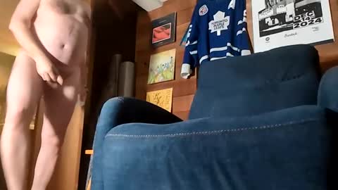 ShyFrenchie online show from April 12, 7:21 am