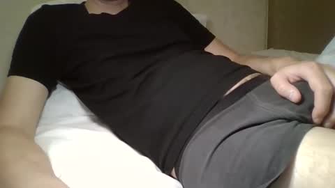 Snapshot of friendly_frank_18 chatting on November 1, 11:31 pm friendly_frank_18 online show from November 1, 11:31 pm