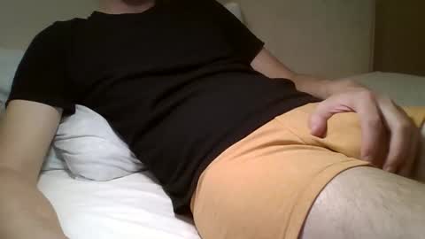 Snapshot of friendly_frank_18 chatting on October 31, 1:07 am friendly_frank_18 online show from October 31, 1:07 am