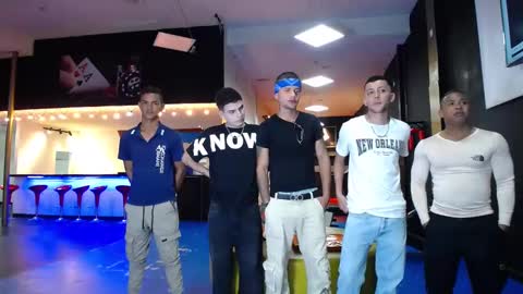 THOMAS AND DAMIAND online show from March 8, 6:35 pm