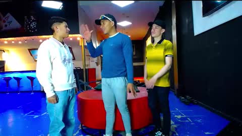 THOMAS AND DAMIAND online show from October 10, 7:07 pm