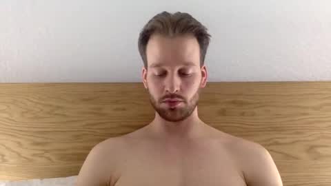 frozenyoga online show from March 3, 10:27 pm