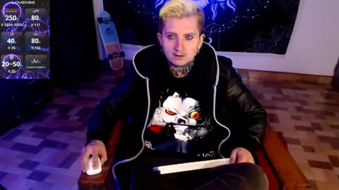 Snapshot of ftmblueyes chatting on January 7, 1:39 am HEHIM online show from January 7, 1:39 am