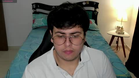 uwu online show from April 4, 11:35 pm