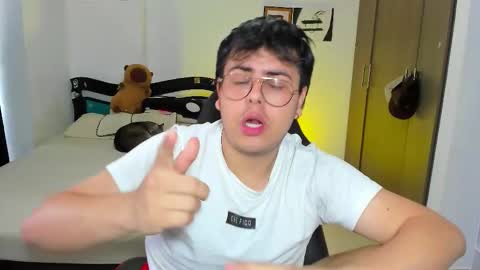 uwu online show from December 14, 8:27 pm