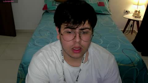 uwu online show from April 5, 11:45 pm