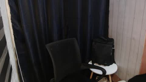 Snapshot of fuck_by_zack chatting on February 26, 3:52 pm Zack online show from February 26, 3:52 pm