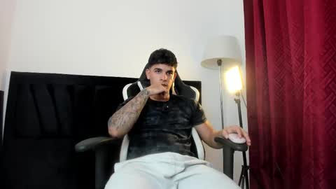 Snapshot of fuckboyca chatting on October 15, 3:47 am fuckboyca online show from October 15, 3:47 am