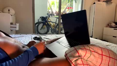 fuklicious online show from January 10, 4:20 pm