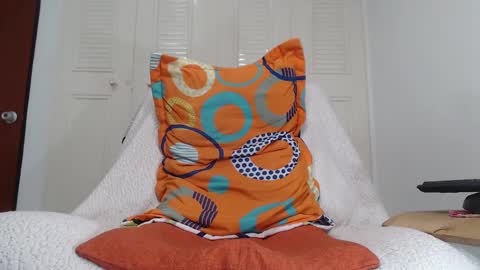 Snapshot of full_milo chatting on December 4, 1:25 am Andres. online show from December 4, 1:25 am