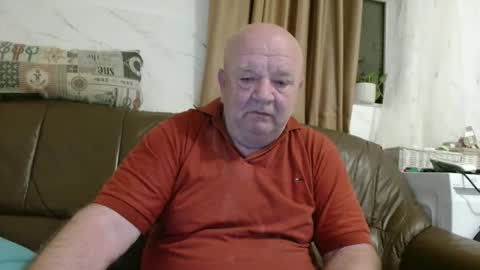 fullballs6 online show from April 22, 1:45 am