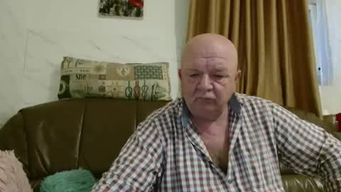 fullballs6 online show from March 27, 3:43 am